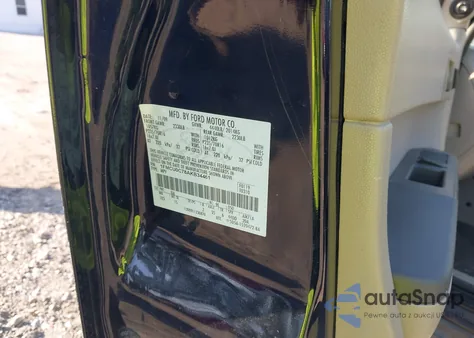 2010 Ford Escape Xls z USA, uszkodzony, nr VIN 1FMCU0C78AKB34461